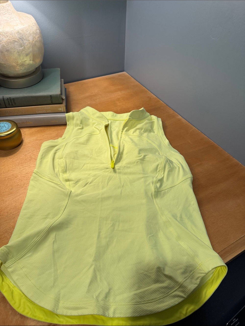 Sz 6 Lululemon Front Zip Mock-Neck Tennis Tank Top